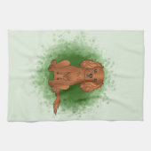 Ruby Cavalier King Charles Spaniel Dog On Green Geschirrtuch (Horizontal)