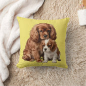 Ruby Cavalier Spaniel und ihr Blenheim-Welpe Kissen (Decke)