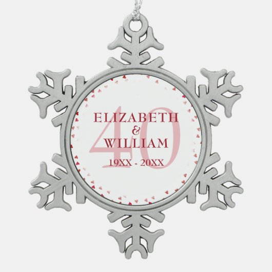 Ruby Hearts zum 40. Jahrestag Schneeflocken Zinn-Ornament (Vorderseite)