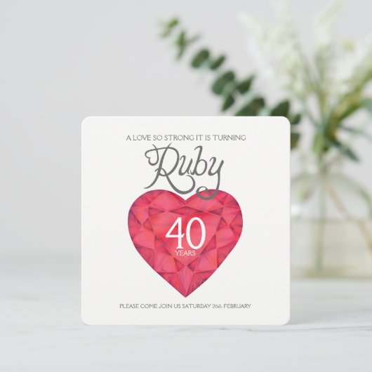 Ruby Hochzeit Liebe so stark Herzfarbe Einladung (Stehend Vorderseite)