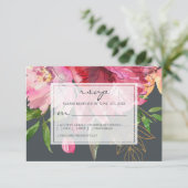 Ruby Pink Peony Floral Wedding RSVP Karte (Stehend Vorderseite)