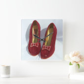 Ruby Red Slippers Oz Clock für den Assistenten, de Quadratische Wanduhr (Zuhause)