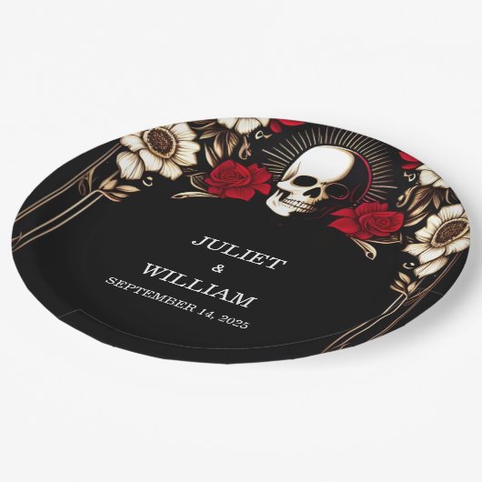 Ruby Thick Claret White Heart Red Black Wedding Pappteller (Schrägansicht)