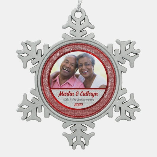 Ruby Wedding Annivsersary Red Foto Schneeflocken Zinn-Ornament (Vorderseite)