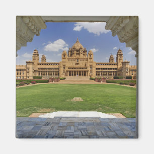 Rückansicht des Umaid Bhawan Palace Hotels, Jodjpu Magnet