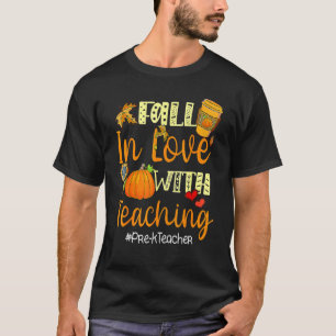 Rückgang der Liebe mit dem Lehrer vor dem K-Lehrer T-Shirt