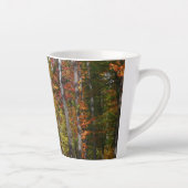 Rückgang der waldfarbenen Herbstfotografie Milchtasse (Rechts)