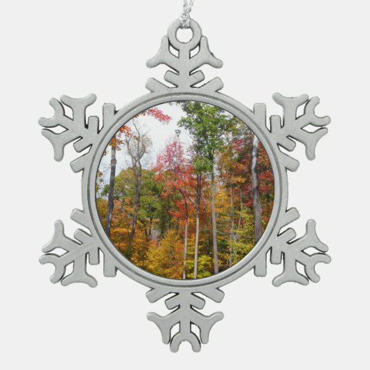 Rückgang der waldfarbenen Herbstfotografie Schneeflocken Zinn-Ornament (Vorderseite)