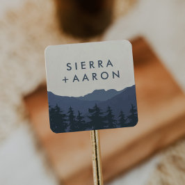 Rückkehr zu den Hochzeitsgipfeln in den Bergen - U Quadratischer Aufkleber