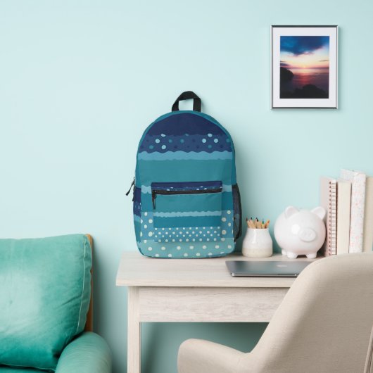 Rucksack mit Blautönen und Punkten (InSitu)