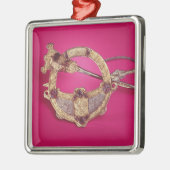 Rückseite der Tara-Brosche Silbernes Ornament (Links)