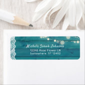 Rücksendeadresse aus blauem Holz (Insitu)