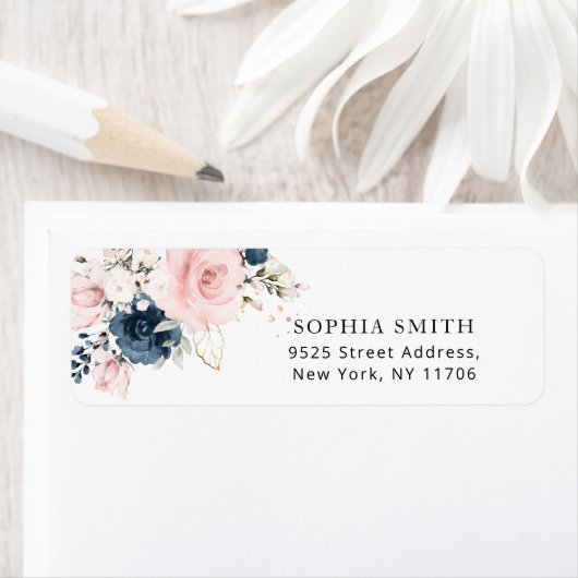 Rücksendeadresse von Navy-Blütenblättern (Insitu)