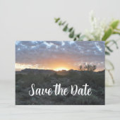Rücksendeetikett mit Wüstenhintergrund Save The Date (Stehend Vorderseite)