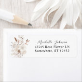 Rücksendesiegel für Perlen und weiße Blütenblätter (Insitu)