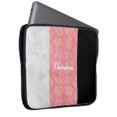 Ruddy Pink Batik Grau Wasserfarbe und Name Laptopschutzhülle (Vorne Rechts)