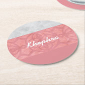 Ruddy Pink Batik Gray Name Runder Pappuntersetzer (Angewinkelt)