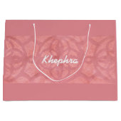 Ruddy Pink Batik Name Mit Monogramm Große Geschenktüte (Vorderseite)