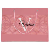 Ruddy Pink Batik Name Mit Monogramm Große Geschenktüte (Vorderseite)