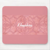 Ruddy Pink Batik Name Mit Monogramm Mousepad (Vorne)