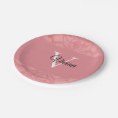 Ruddy Pink Batik Name Mit Monogramm Pappteller (Schrägansicht)