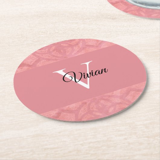 Ruddy Pink Batik Name Mit Monogramm Runder Pappuntersetzer (Angewinkelt)