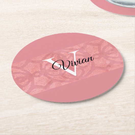 Ruddy Pink Batik Name Mit Monogramm Runder Pappuntersetzer (Angewinkelt)