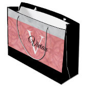 Ruddy Pink Batik und Grau Wasserfarbe Mit Monogram Große Geschenktüte (Rückseite Schrägansicht)