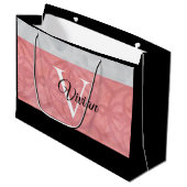Ruddy Pink Batik und Grau Wasserfarbe Mit Monogram Große Geschenktüte (Vorderseite Schrägansicht)