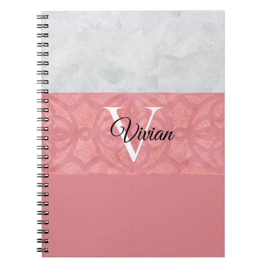 Ruddy Pink Batik und Grau Wasserfarbe Mit Monogram Notizblock (Vorderseite)