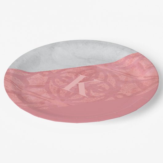 Ruddy Pink Batik und Graufarbenbrief Pappteller (Schrägansicht)