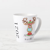 Rudolph the Face Masked Reindeer Latte Tasse (Rechte Ecke)