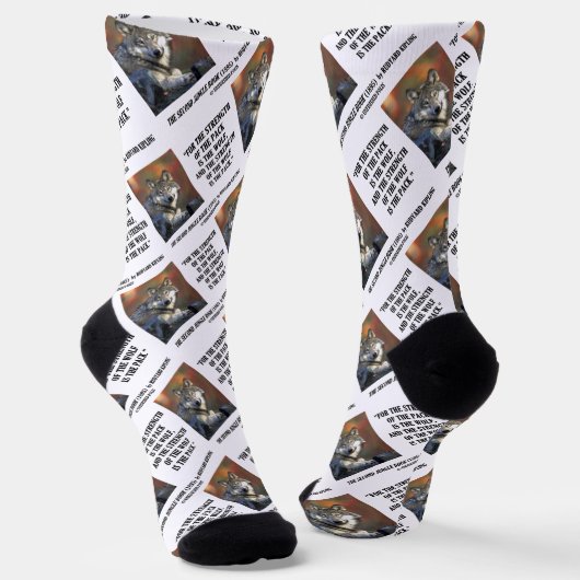 Rudyard Kipling Stärke des Pack Wolf Zitats Socken (Gewinkelt)