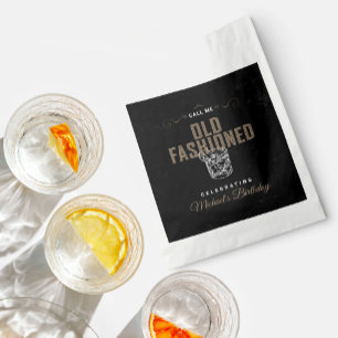 Rufen Sie den altmodischen Whiskey-Cocktail zum Ge Geschenktütchen