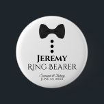 Rufnummer des Ringträgers Button<br><div class="desc">Diese lustigen Tasten sind als Geschenke für Ihren Ringträger konzipiert. Ideal, um sie bei einem Polterabend oder Probe Dinner zu identifizieren. Die Schaltflächen verfügen über ein Bild einer schwarzen Krawatte mit drei Schaltflächen. Der Text lautet "Ring Bearer" und hat einen Platz, um seinen Namen, den Namen des Paares und das...</div>