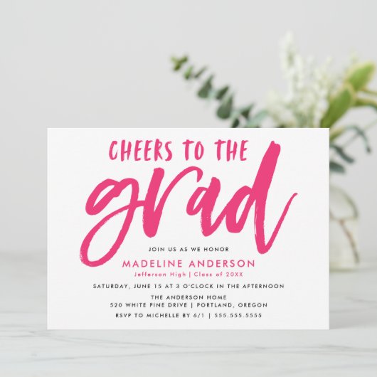 Ruft den Abschluss für das Grand Pink Brush Script Einladung (Stehend Vorderseite)