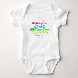 RUGBY-SPIELER BABY STRAMPLER