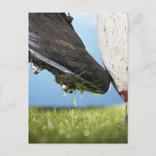 Rugby-Spieler Kickball off tee, nah aus Postkarte (Vorderseite)