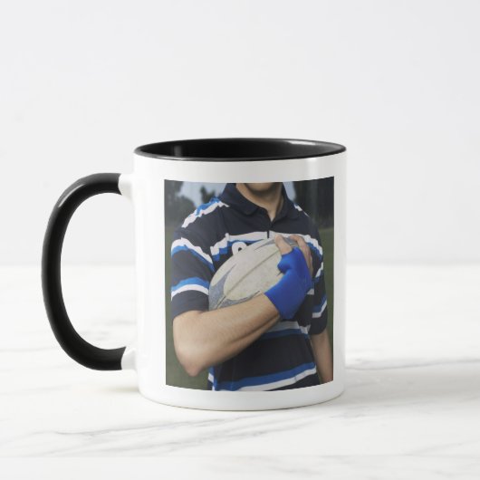 Rugbyspieler mit Ball Tasse (Links)