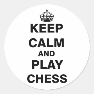 Ruhe behalt und Schach spielen Runder Aufkleber