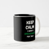 Ruhe behalten habe ich dafür eine Tabelle - Spread Zweifarbige Tasse (VorderseiteRechts)