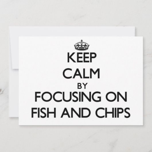 Ruhe behalten, indem Fisch und Chips im Mittelpunk (Vorderseite)