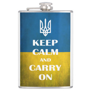 Ruhe behalten und das ukrainische Emblem-Trident w Flachmann