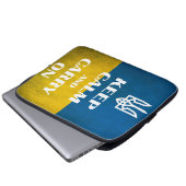 Ruhe behalten und das ukrainische Emblem-Trident w Laptopschutzhülle (Vorne Knopf)