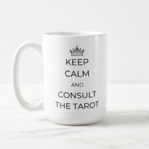 Ruhe behalten und die Tarot-Tasse konsultieren Kaffeetasse