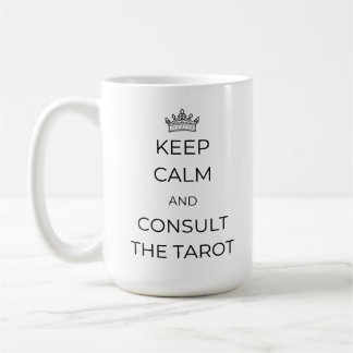 Ruhe behalten und die Tarot-Tasse konsultieren Kaffeetasse