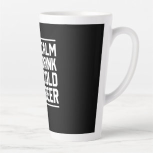 Ruhe behalten und kaltes Bier trinken Milchtasse