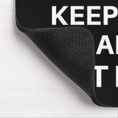 Ruhe behalten und Pizza essen Mousepad (Ecke)