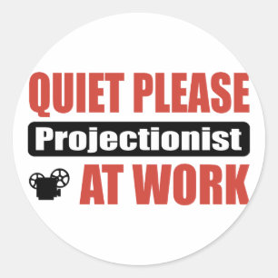 Ruhe-bitte Filmvorführer bei der Arbeit Runder Aufkleber