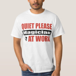 Ruhe-bitte Magier bei der Arbeit T-Shirt